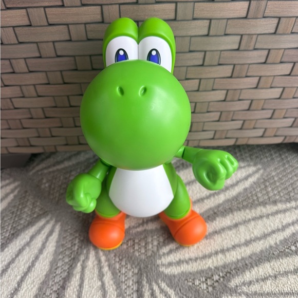 Nintendo Super Mario Let's Go, Yoshi! 12-Inch-Tall Interactive Action Figure - Picture 1 of 6